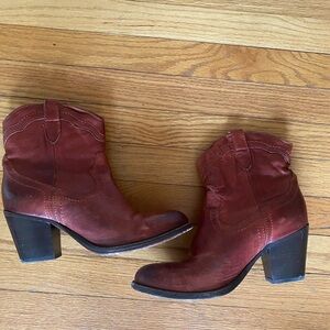Frye Women's Rich Brown Heeled Boots